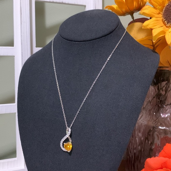 Large Citrine Adorned with Masonite in S925 Stamped Pendant and Chain - Picture 4 of 10